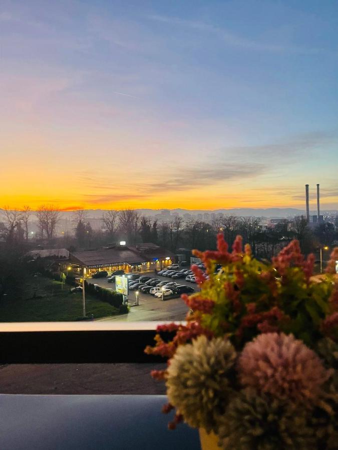 Apartmán Stan Na Dan "Apartman Purple" Banja Luka Exteriér fotografie